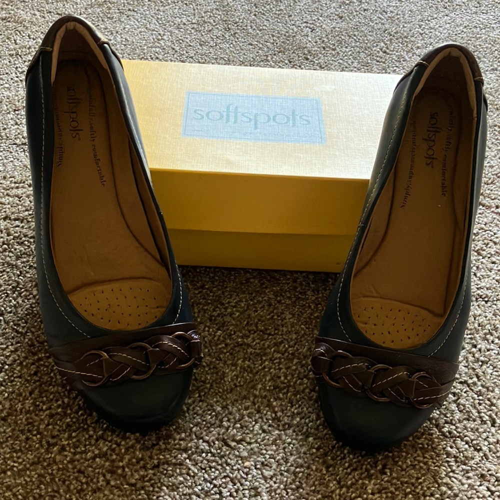 NEW Softspots women’s shoes size 10WW